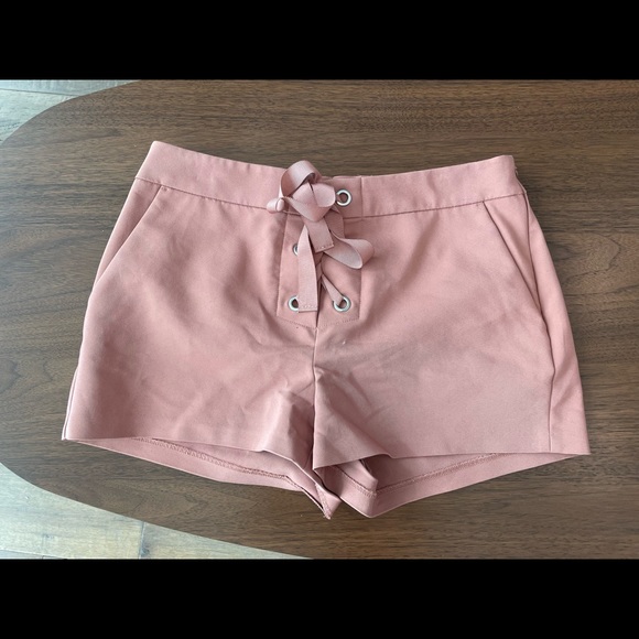 Express Shorts - Picture 2 of 4